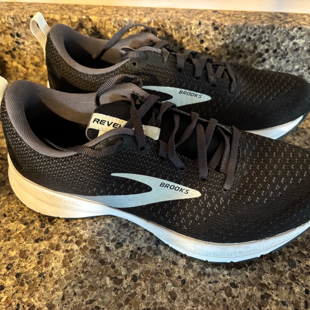 Brooks Revel Black Running Shoes